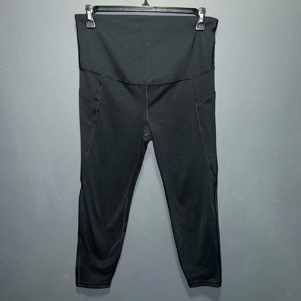 Gap Fit Women’s Maternity Leggings 7/8 Blackout Technology Black Medium Reg